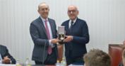 La Cámara de Álava entrega a Eduardo Anitua la medalla al Embajador de Álava